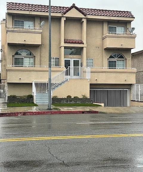 4809 Kester — Photo 9