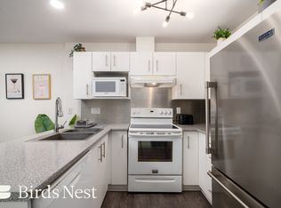 332 Lonsdale Ave #215, North Vancouver, BC