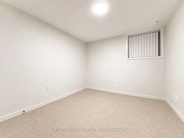 100 Honeycrisp Cres #Townhouse 351 — Photo 11