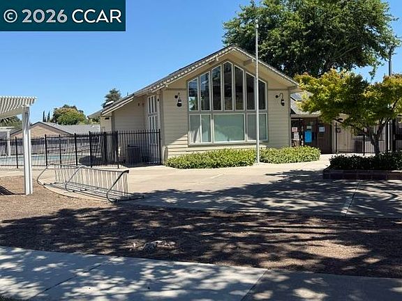 3rd image of 3194 Esperanza Dr