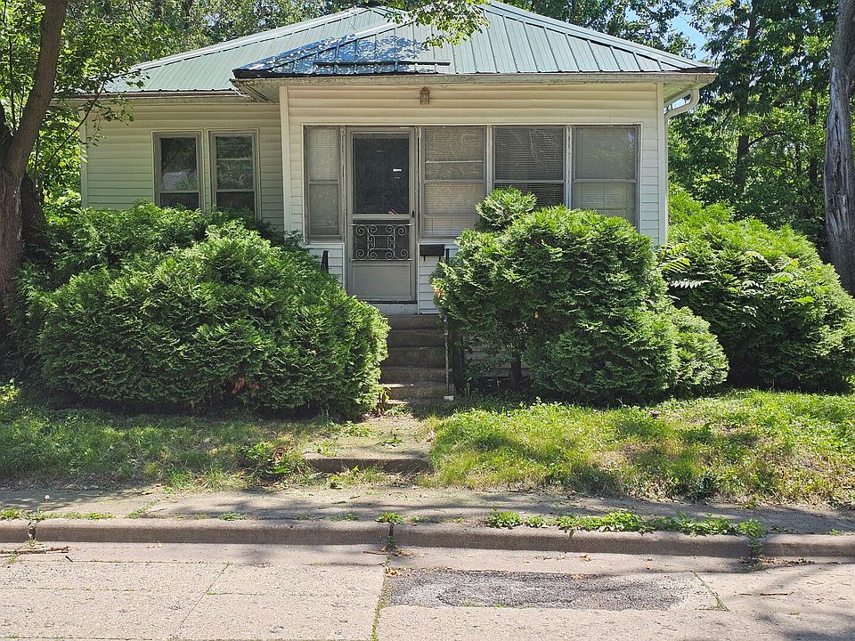 1st image of 402 S Johnson Ave