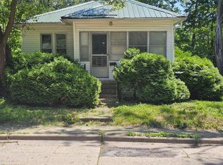 402 S Johnson Ave, Urbana, IL 61801