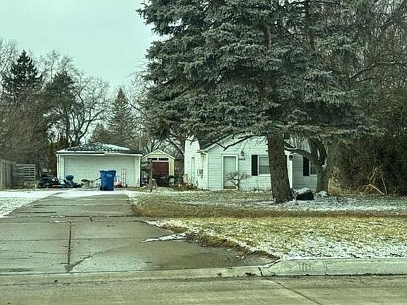 3rd image of 27501 Milton Ave