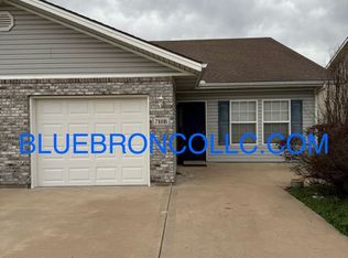 718 Meadow Ln UNIT B, Peculiar, MO 64078