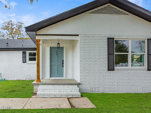 4th image of 109 Steven St