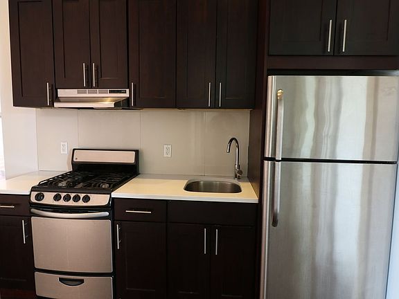 2nd image of 309 Tompkins Ave APT 4D
