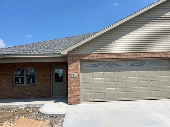 219 Pinehurst Dr, Dover, OH 44622