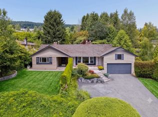 1211 Chartwell Dr, West Vancouver, BC V7S2R1