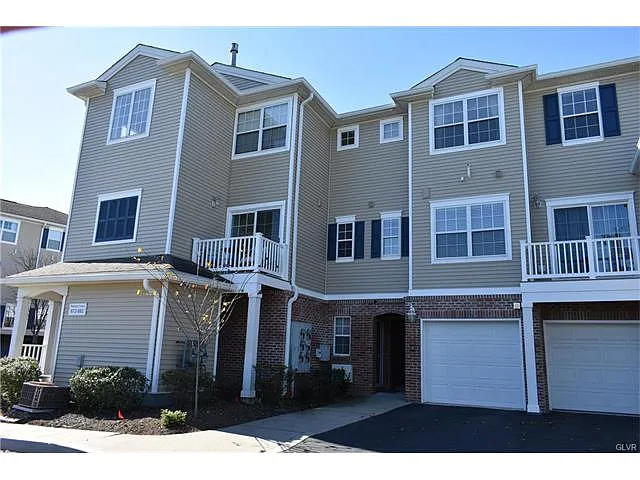 878 Nittany Ct photo 1