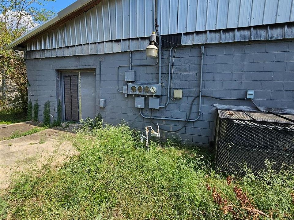 2nd image of 1635 Tin Mill Rd