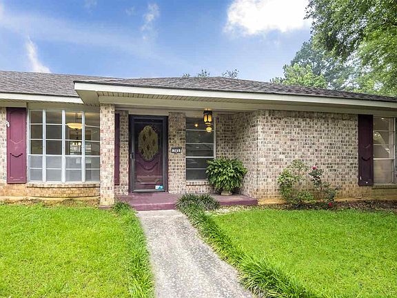 2nd image of 705 Honeysuckle Dr