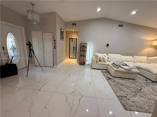 20888 Sugarloaf Ln — Photo 13