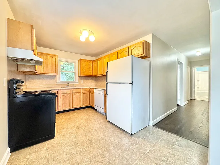 4617 Tower Rd — Photo 4
