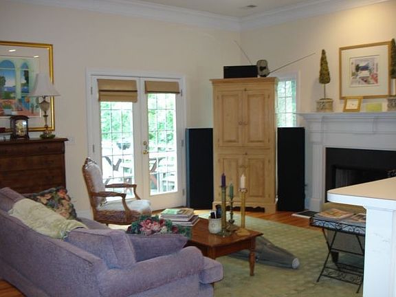5th image of 3289 Lee St SE