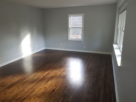 2nd image of 3523 N Kenwood Ave