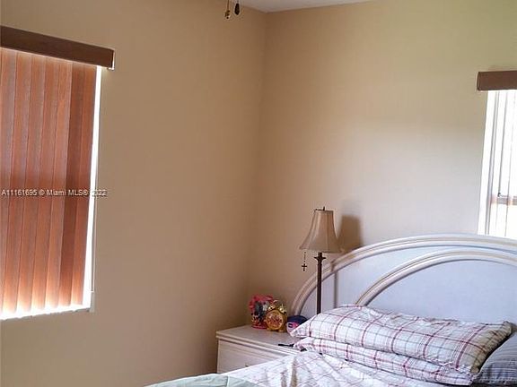 4th image of 301 Flamingo St
