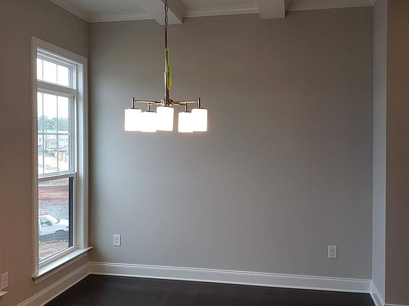 3rd image of 612 Morning Glory Pl NE