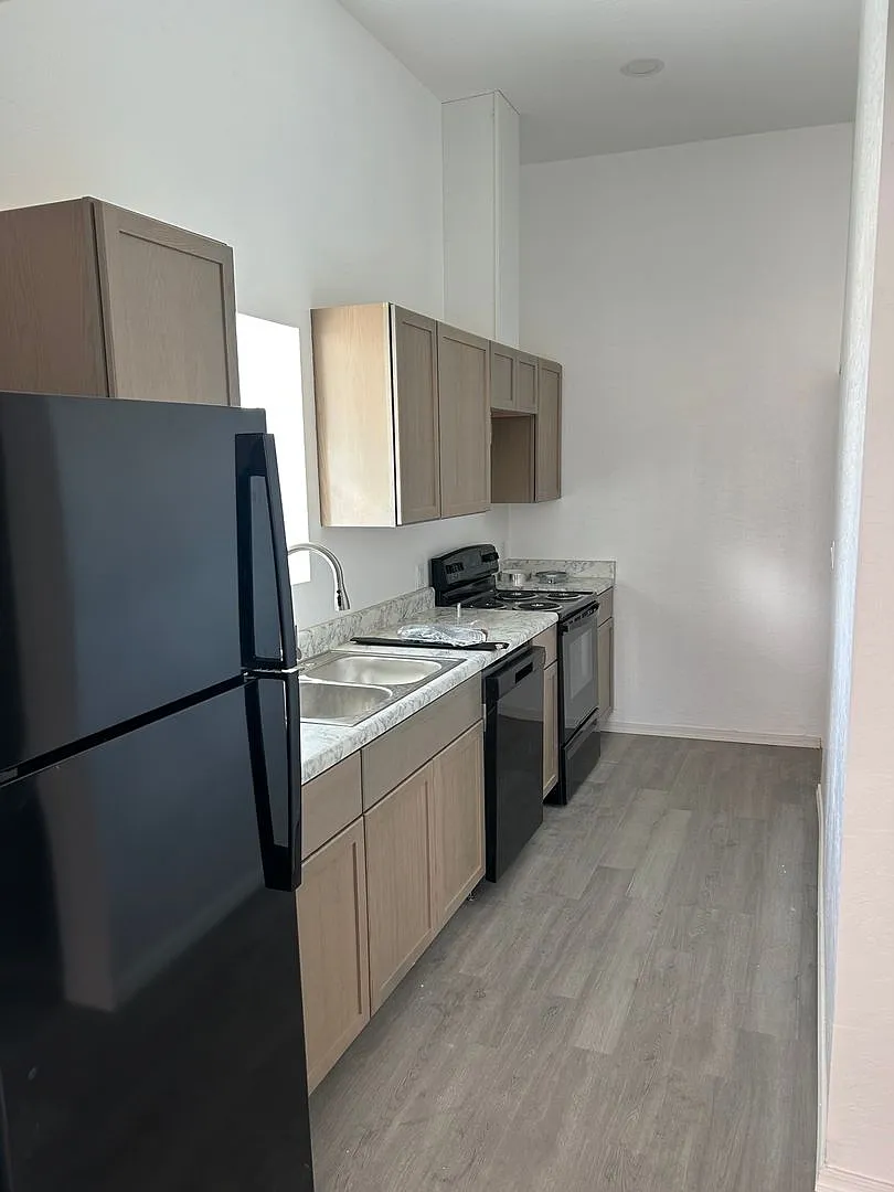Winslow 3 Bedroom — Photo 2