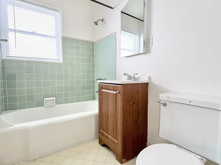 1061 E Broadway #205 — Photo 5