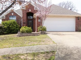 2713 Azure Hills Dr, Van Buren, AR 72956