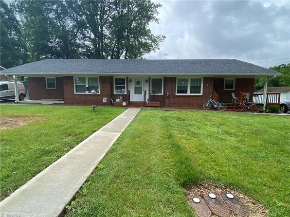 419 Blessing Dr, Dobson, NC 27017