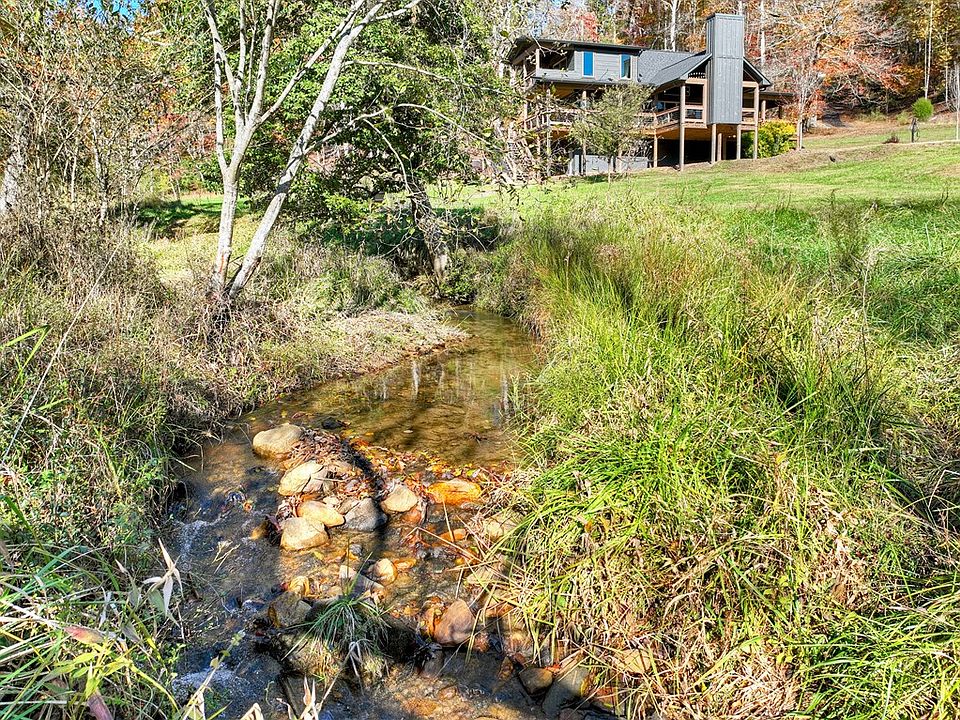 10th image of 89 High Meadows Ct