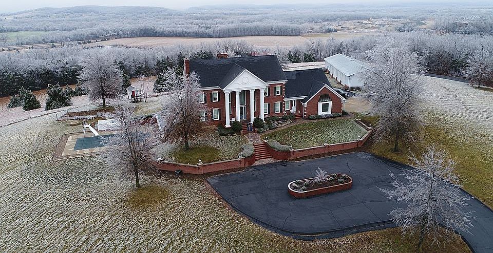 2nd image of 217 Buzzard Rock Rd