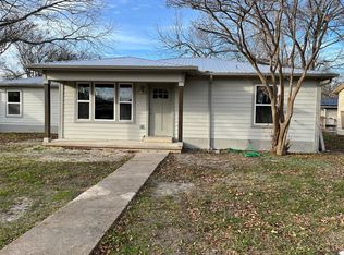 1100 Wallace St, Taylor, TX 76574