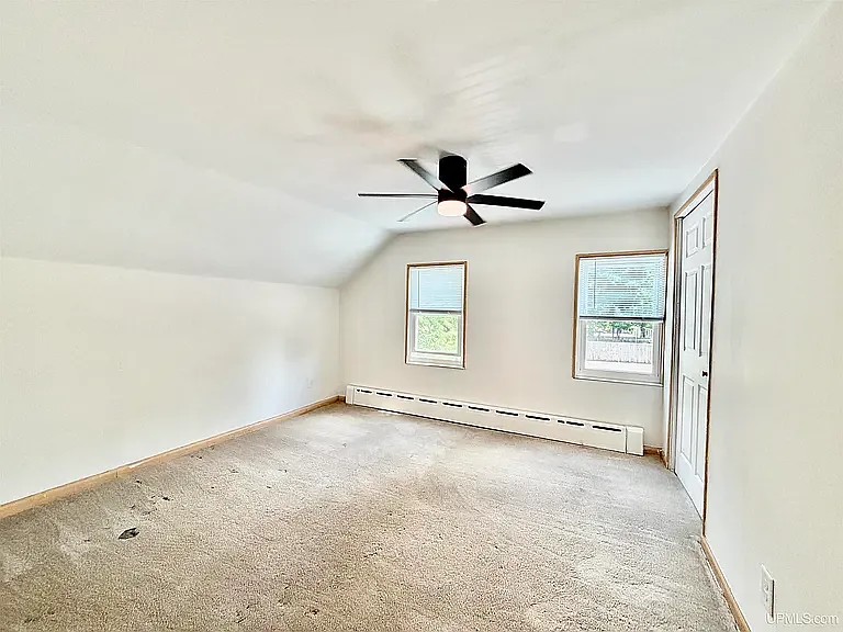 107 E Peck St — Photo 14