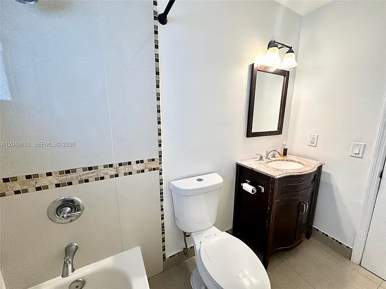 1540 SW 5th Pl #4 — Photo 36