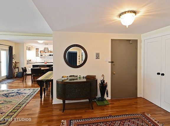 2nd image of 1508 Hinman Ave APT 3D
