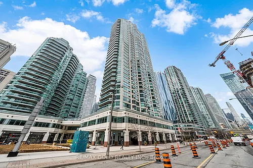 10 Yonge St #2710 Photo 1