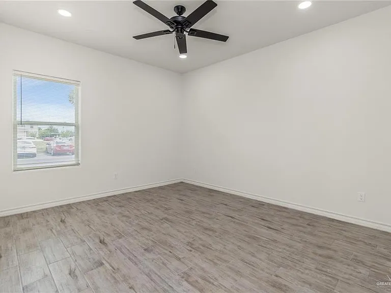 900 E Redbud Ave #15B5 — Photo 5