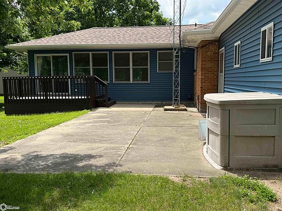 4th image of 2620 Marilyn Rd