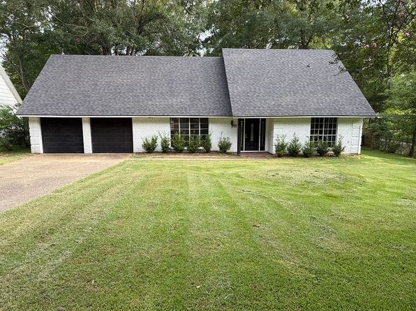 2011 Crabapple Dr