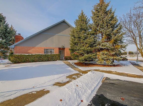 2nd image of 208 Garden Way