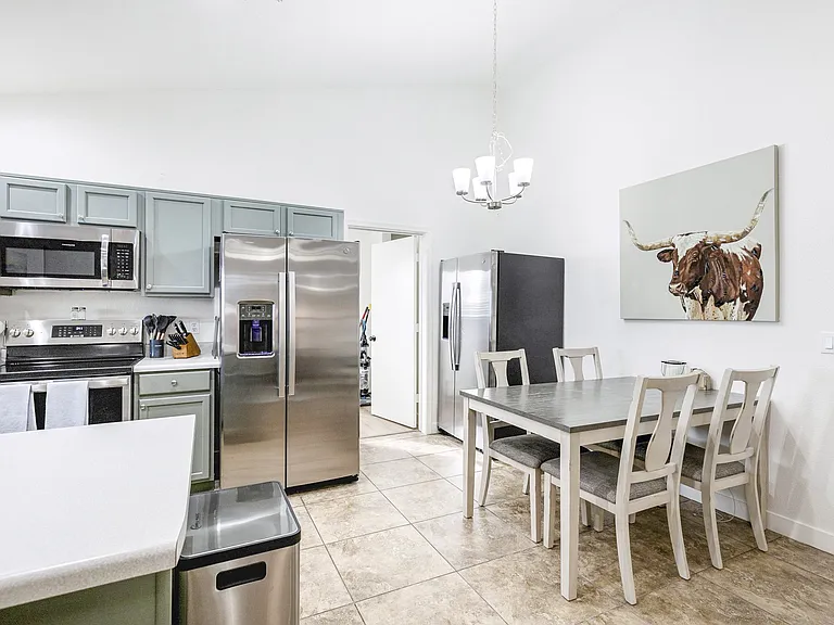 Kitchen, eat- in dining