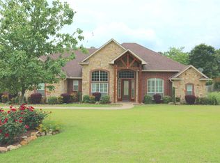 305 Timber Falls Dr, Longview, TX 75605