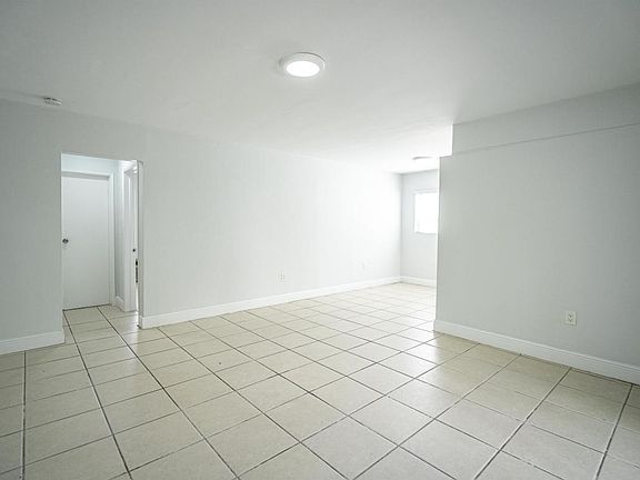5th image of 7931 East Dr Unit 101-7931-1