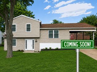 2355 Oakwood Manor Dr, Florissant, MO 63031