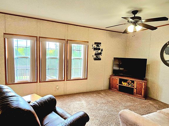 5th image of 32205 Brant Ln