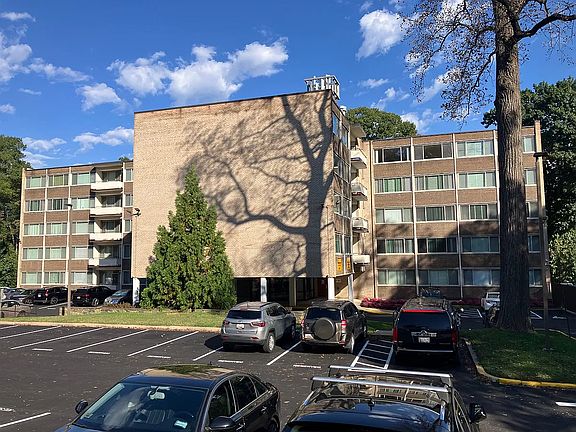 2nd image of 415 Silver Spring Ave #203