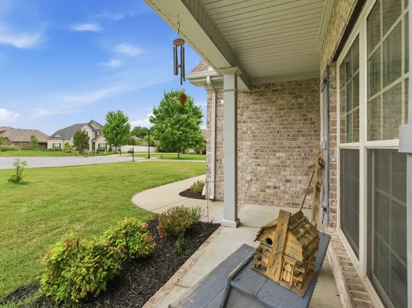 2004 Chapel Ct, Murfreesboro, TN 37128