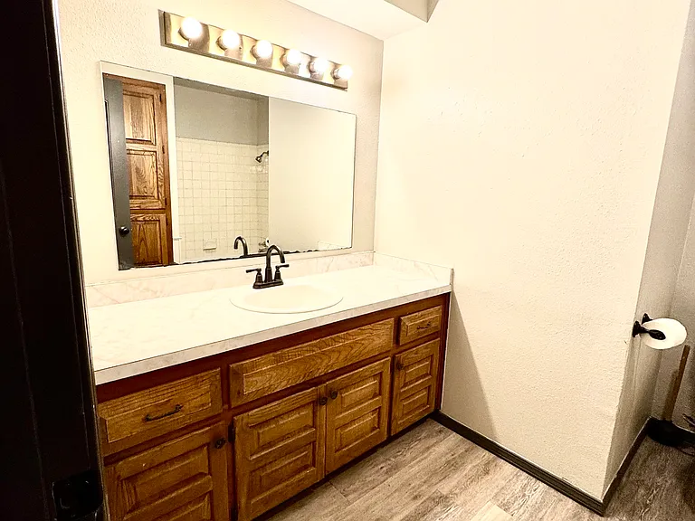 Main bathroom