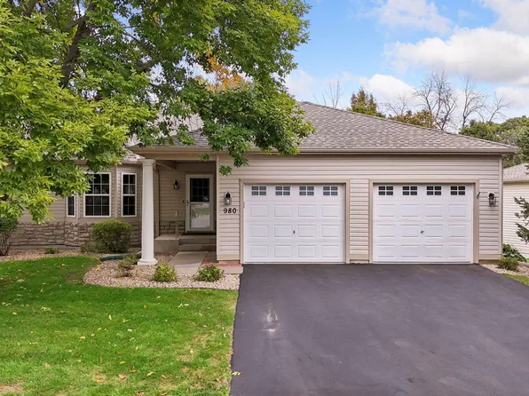 980 Carriage Ln, Chaska, MN 55318