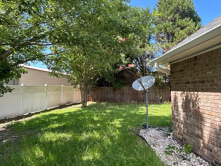 20 Walden Cir — Photo 63