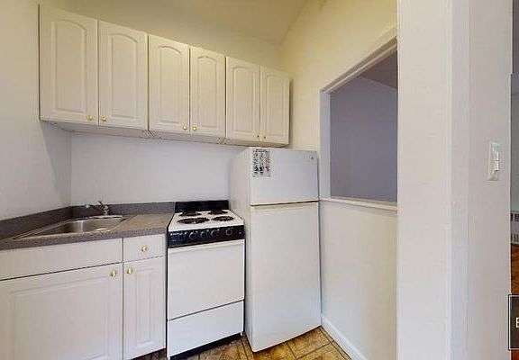 5th image of 346 E 87th St APT 4C
