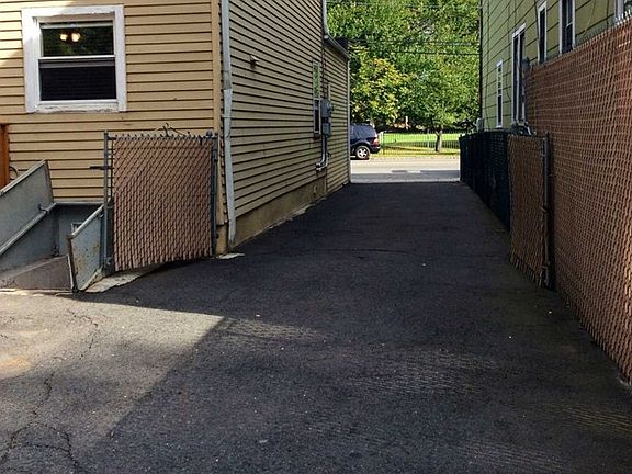 4th image of 166 Glenwood Ave