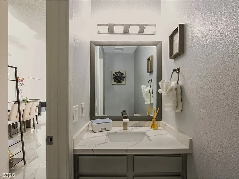 7301 Casa Solar Ct — Photo 24