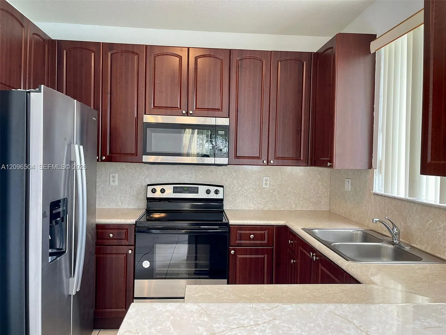 Shoma Townhomes At Keysco — Photo 4